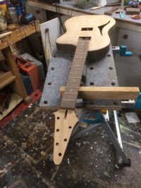 Halbakustische E-Gitarre 1 Bau 15